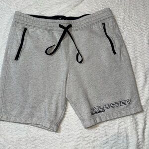 Hollister Men's Athletic Shorts in Light Gray. Size XL